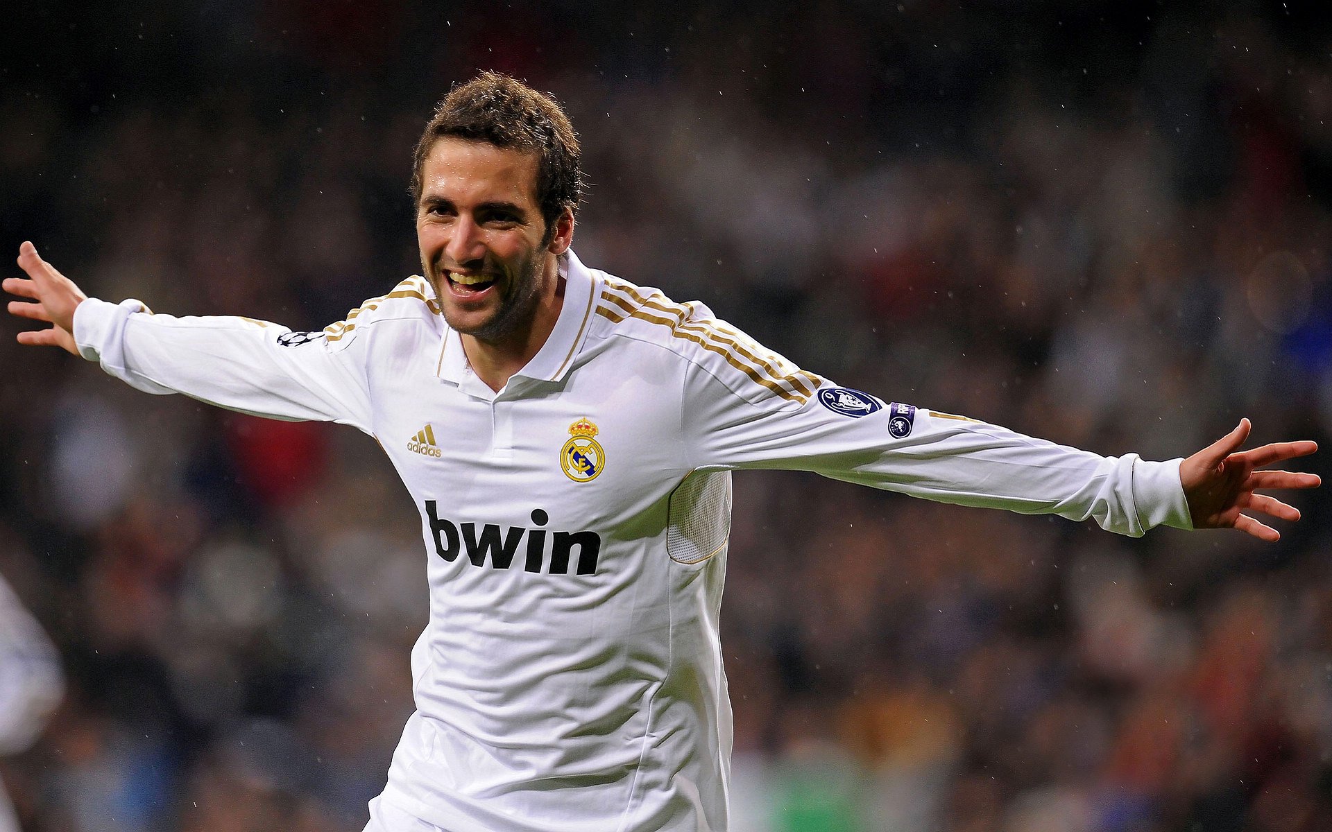 乐鱼体育(中国)官方网站-搏击台上竞技水平稳步提升，搏击进攻技巧